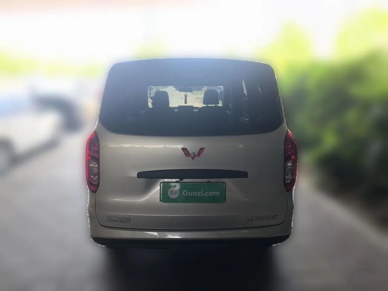 Wuling Hongguang New Energy 2025 Extended-Range Hybrid 50 km Standard Version — миниатюра 5