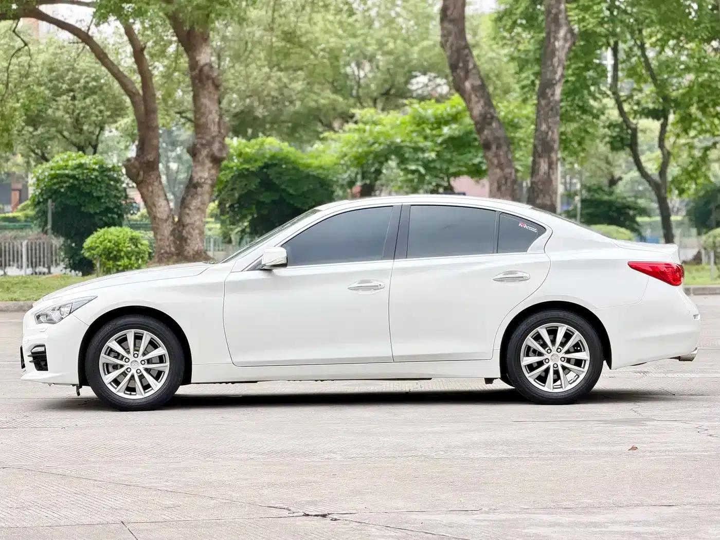 Infiniti Q50 2014 2.0T Comfort Edition — миниатюра 4