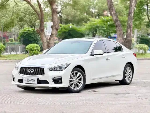 Infiniti Q50 2014 2.0T Comfort Edition