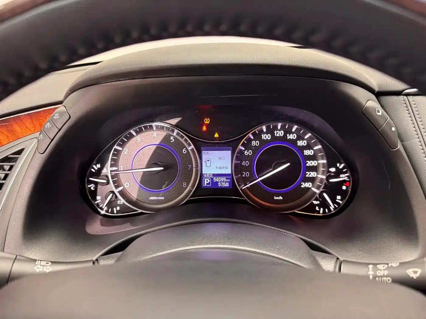Infiniti QX80 2016 5.6L 4WD — миниатюра 12