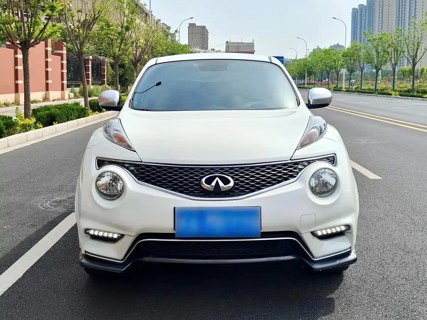 Infiniti ESQ 2014 1.6L Sporty Edition — миниатюра 2
