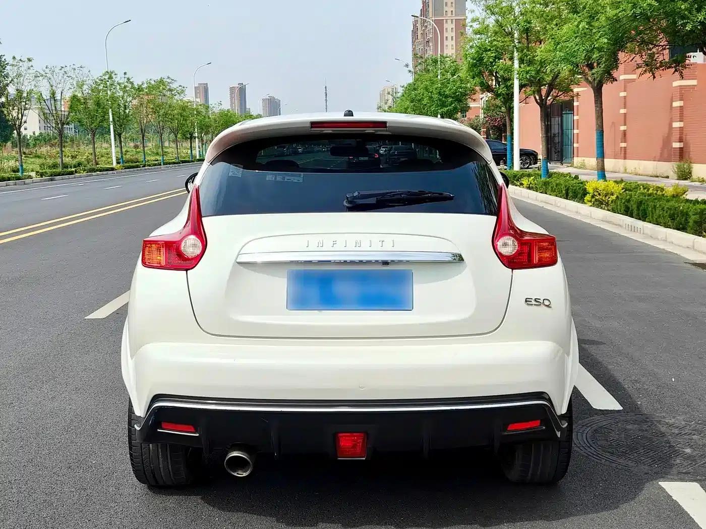 Infiniti ESQ 2014 1.6L Sporty Edition — миниатюра 15