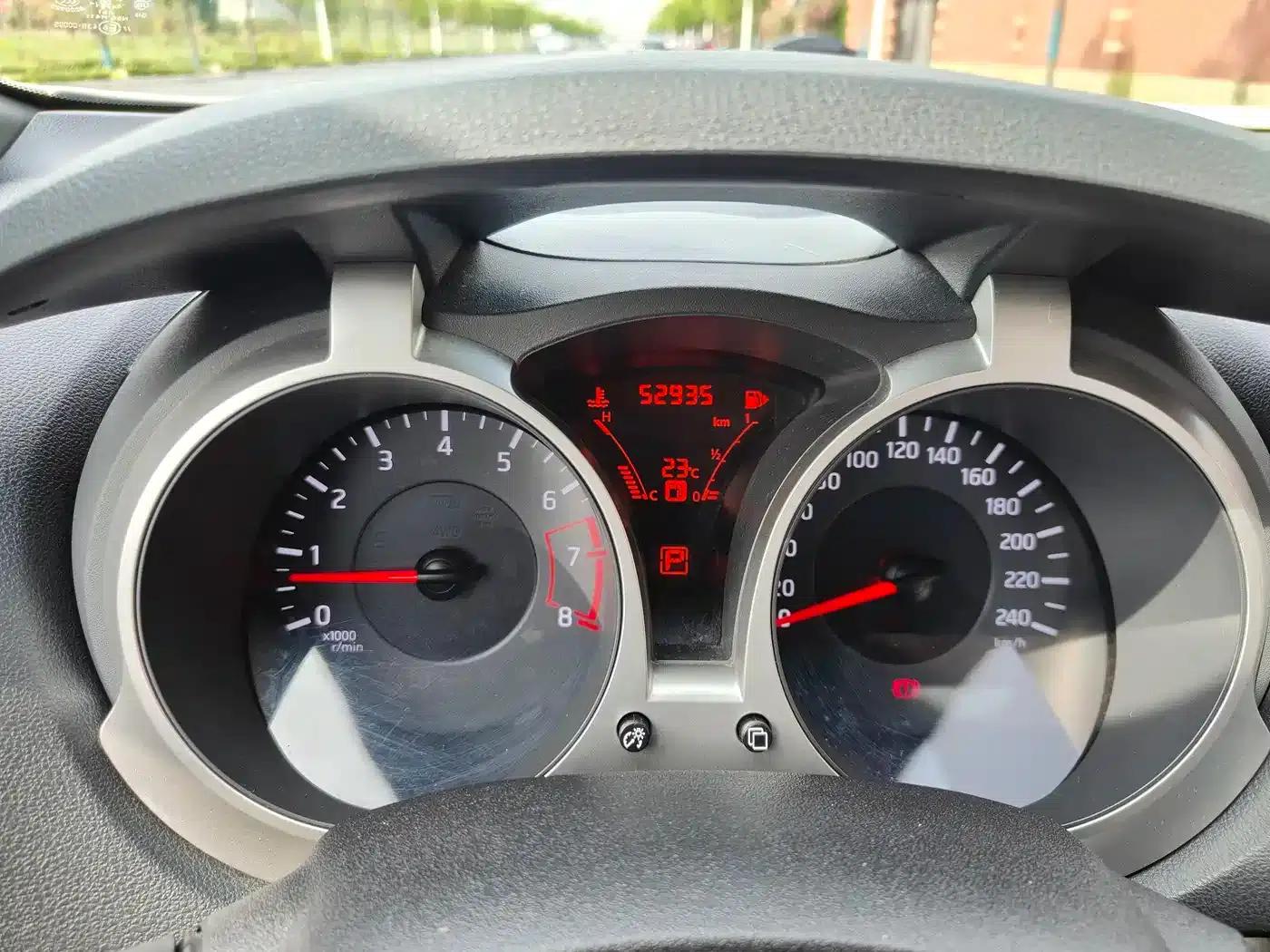 Infiniti ESQ 2014 1.6L Sporty Edition — миниатюра 10