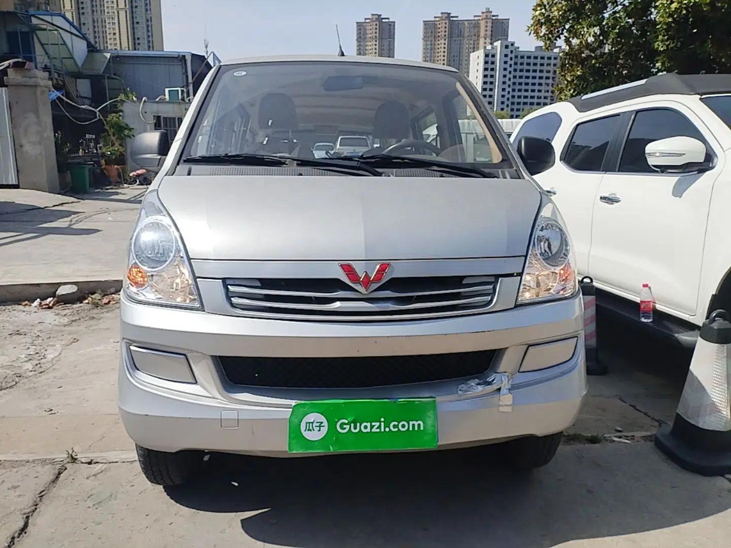 Wuling Rongguang S 2021 1.2L Base Model 5-Seater LSI — миниатюра 2