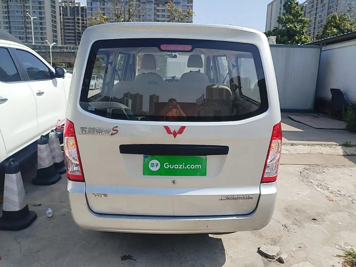 Wuling Rongguang S 2021 1.2L Base Model 5-Seater LSI — миниатюра 5