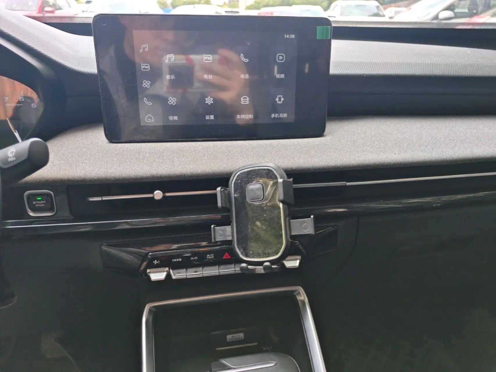Wuling Alvez 2022 1.5L CVT Comfort Edition — миниатюра 16