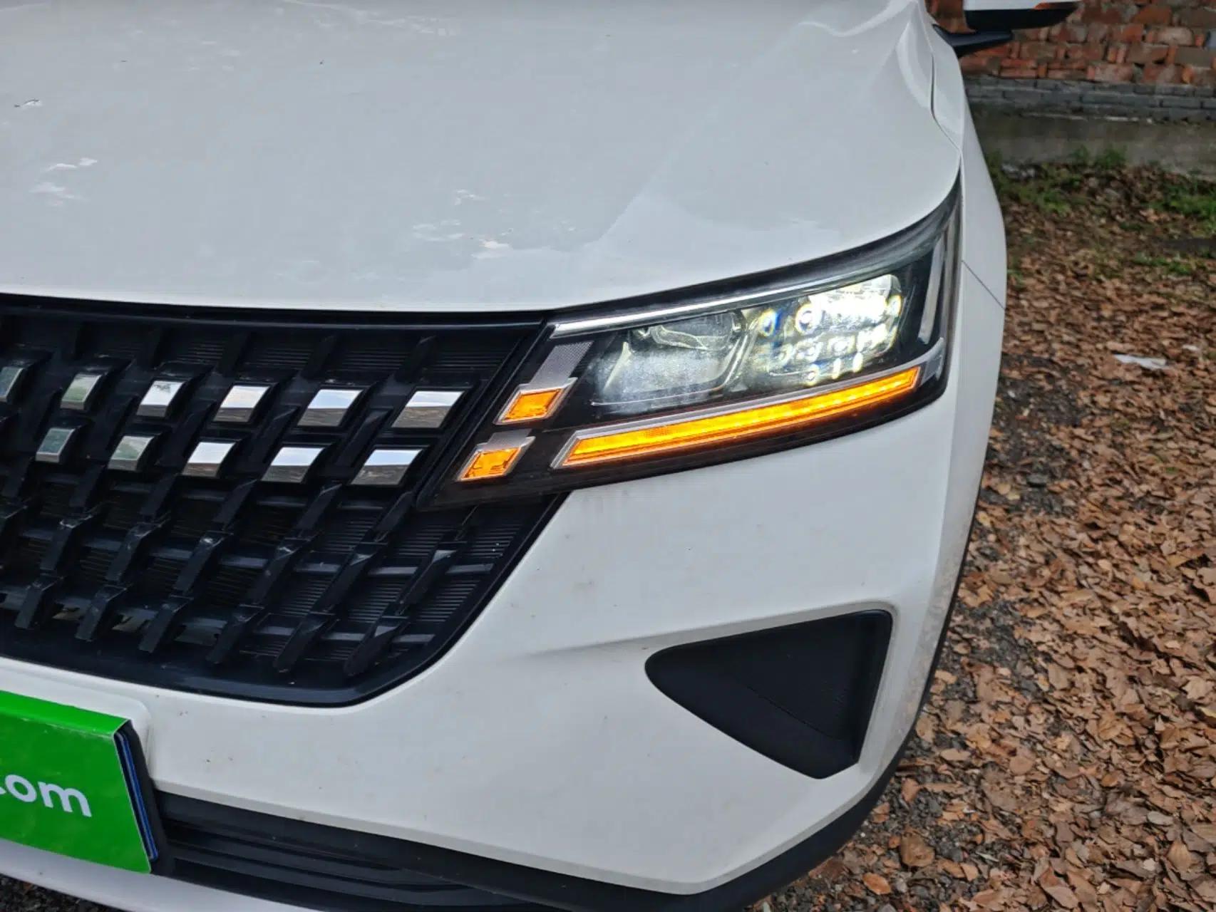 Wuling Alvez 2022 1.5L CVT Comfort Edition — миниатюра 9