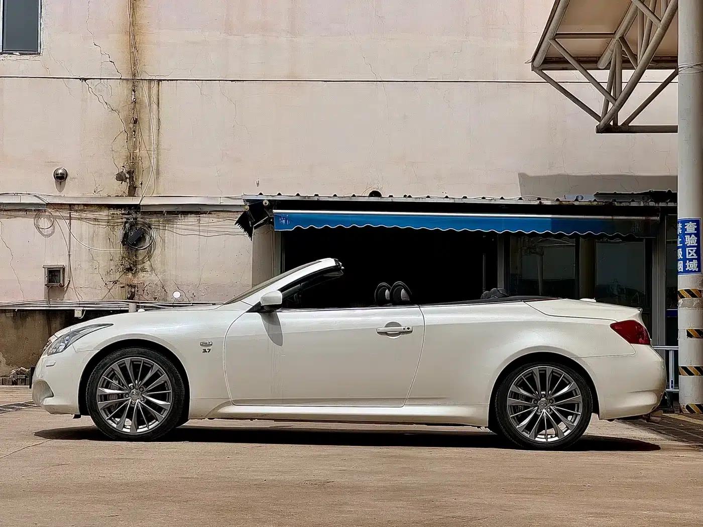Infiniti Q60 2013 3.7L — миниатюра 5