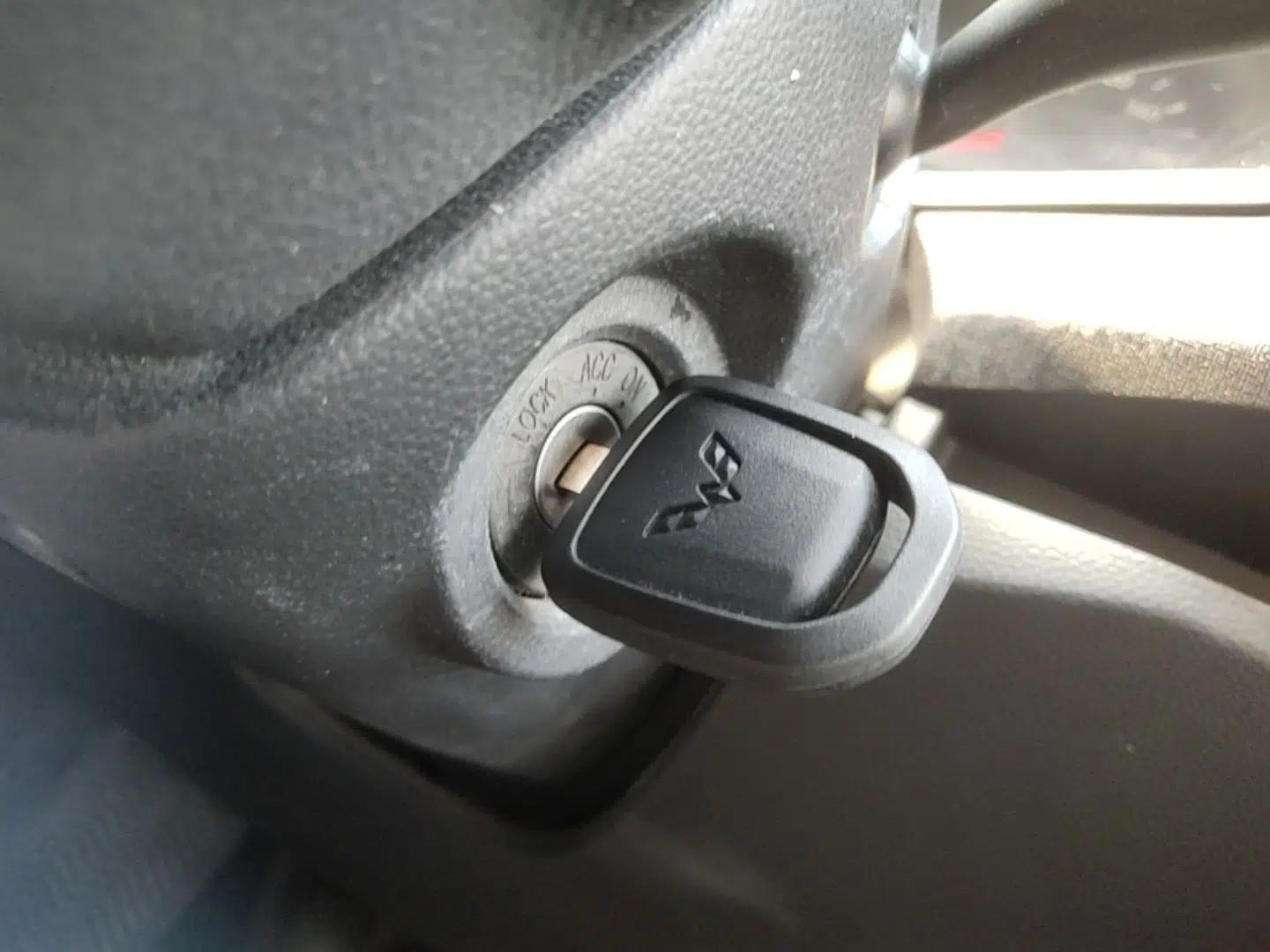 Wuling Hongguang PLUS 2020 1.5L Manual Standard Edition 7-Seater — миниатюра 12