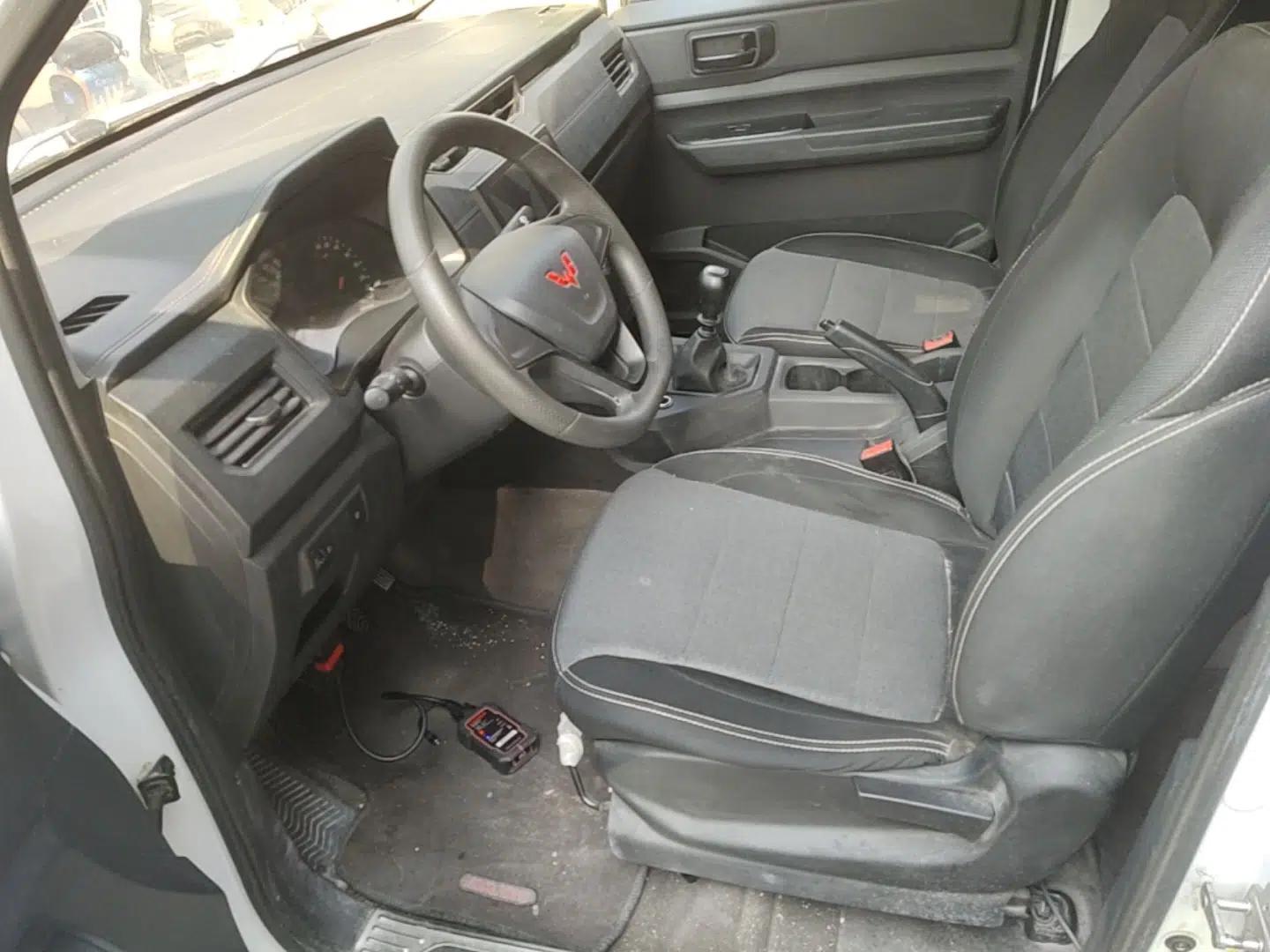 Wuling Hongguang PLUS 2020 1.5L Manual Standard Edition 7-Seater — миниатюра 18