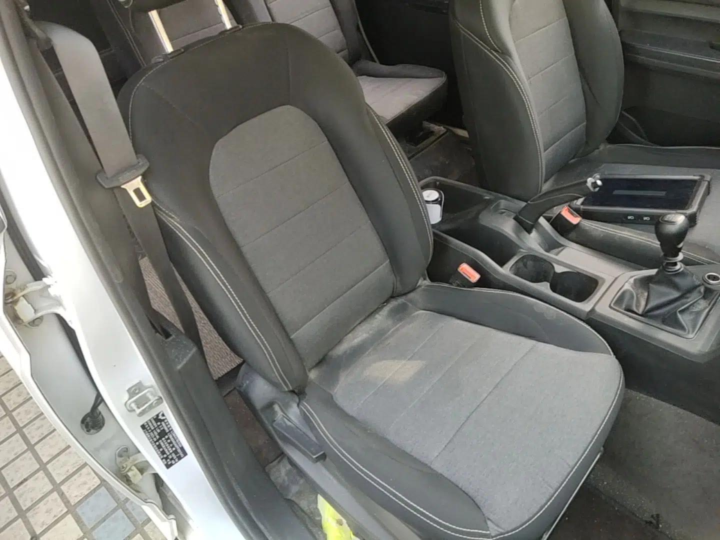 Wuling Hongguang PLUS 2020 1.5L Manual Standard Edition 7-Seater — миниатюра 23
