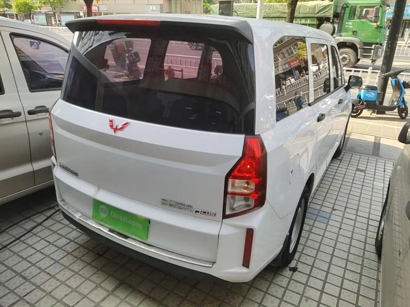 Wuling Hongguang PLUS 2020 1.5L Manual Standard Edition 7-Seater — миниатюра 6