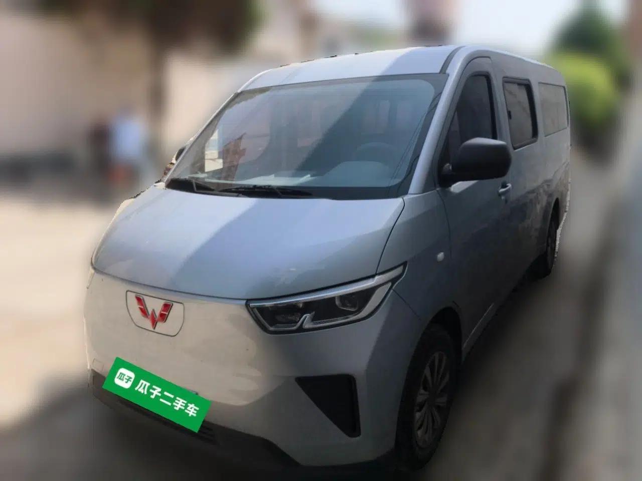 Wuling Yangguang 2024 300KM Comfort Version Passenger Van 75kW — миниатюра 1