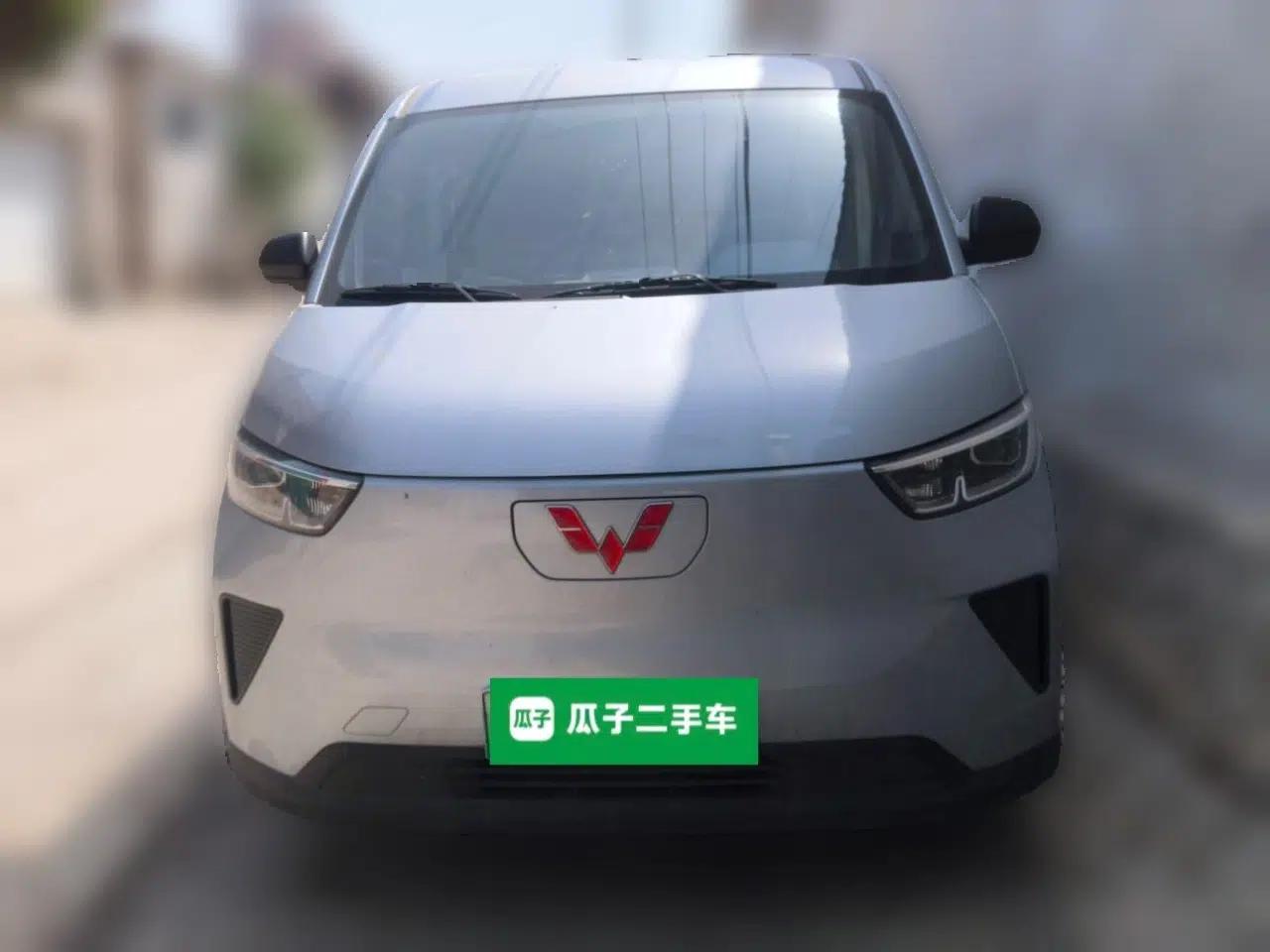 Wuling Yangguang 2024 300KM Comfort Version Passenger Van 75kW — миниатюра 2