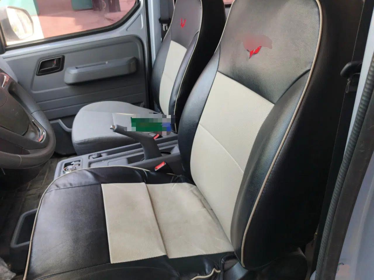 Wuling Yangguang 2024 300KM Comfort Version Passenger Van 75kW — миниатюра 18
