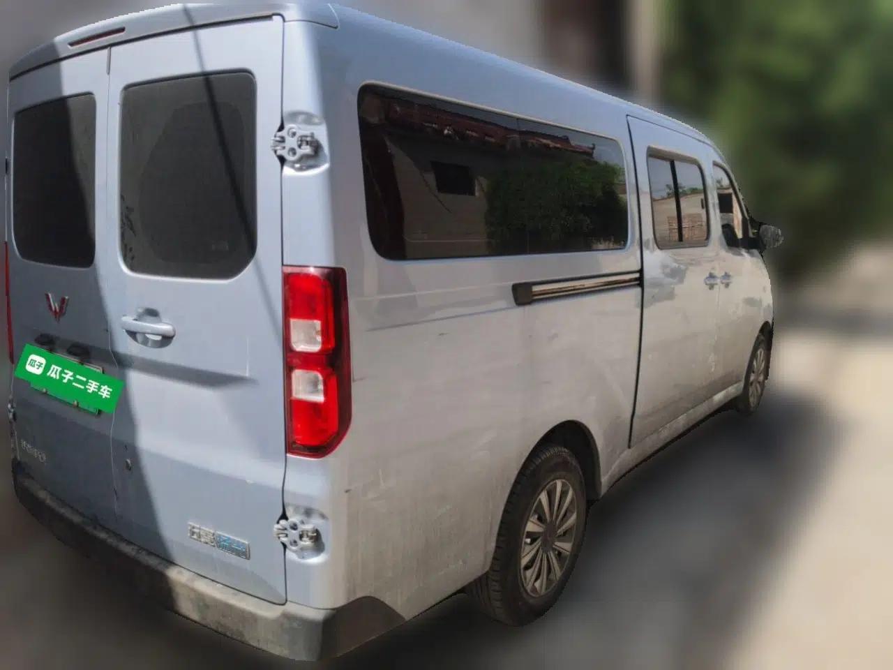 Wuling Yangguang 2024 300KM Comfort Version Passenger Van 75kW — миниатюра 6