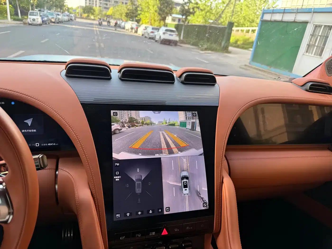 Looking up at the 2023 U8 Luxury Edition — миниатюра 16