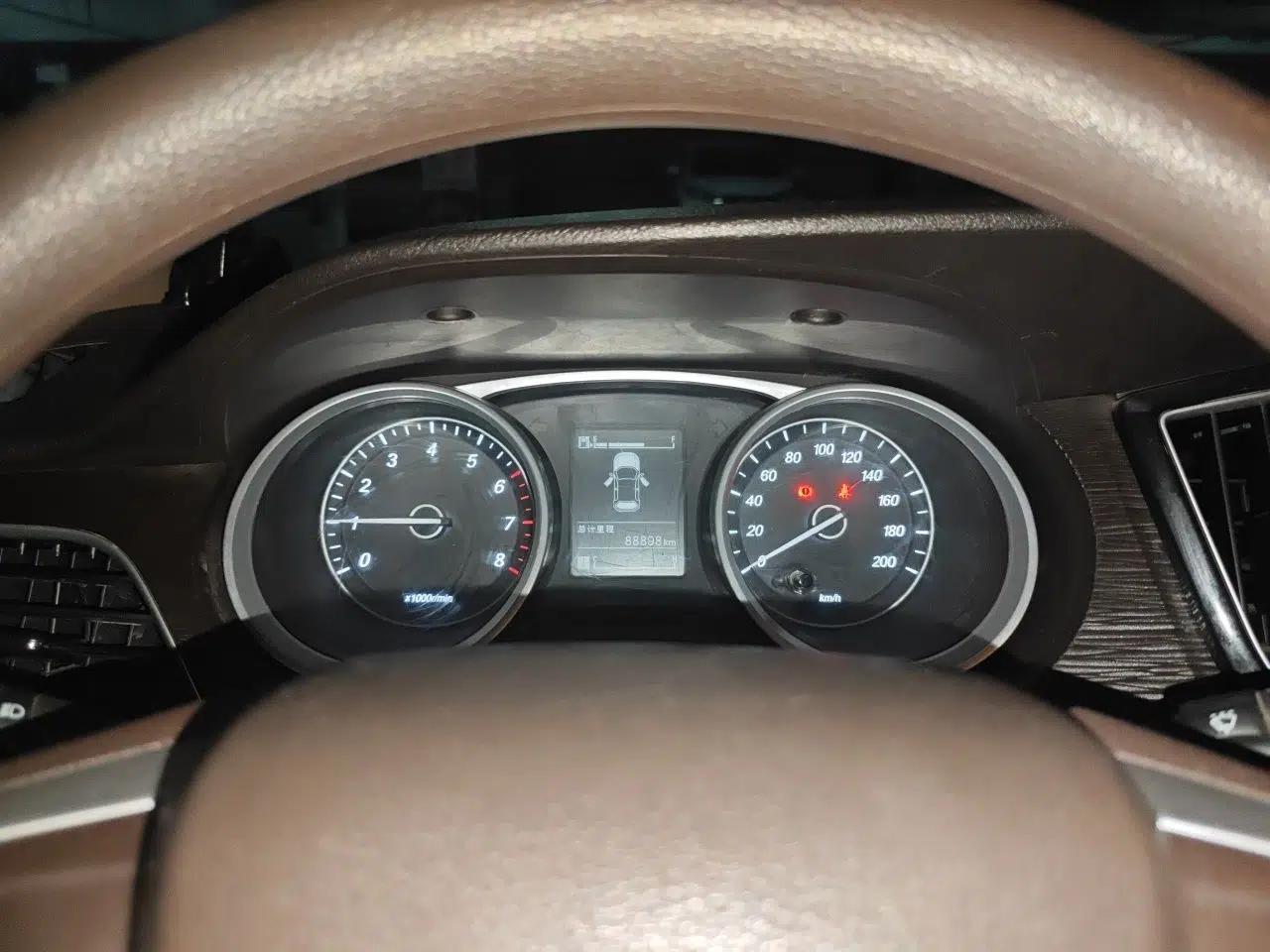 Wuling 730 2020 Commercial Vehicle 1.5L Manual Value Edition 7 Seats — миниатюра 12