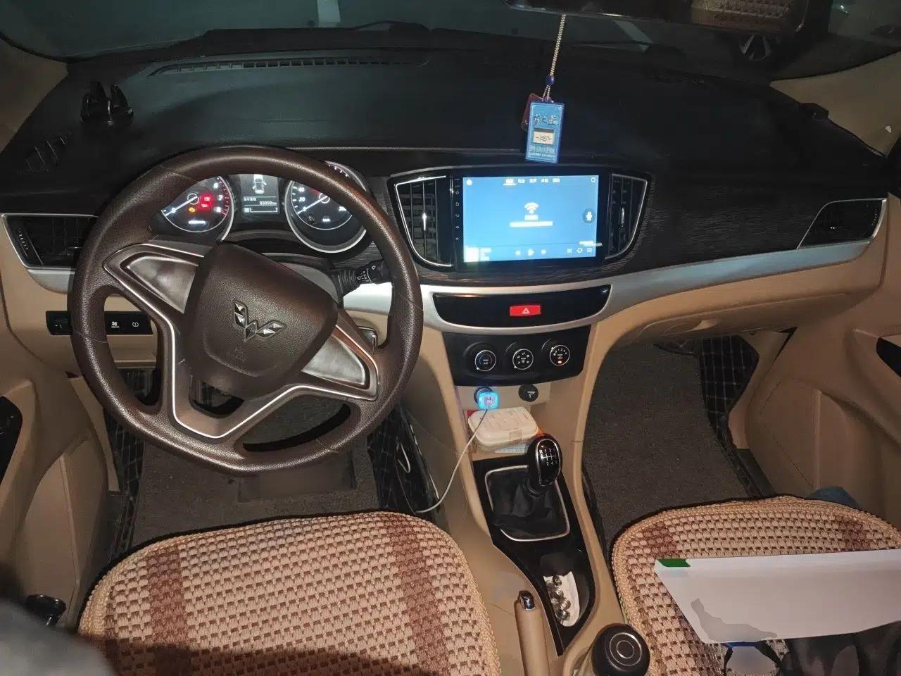 Wuling 730 2020 Commercial Vehicle 1.5L Manual Value Edition 7 Seats — миниатюра 10