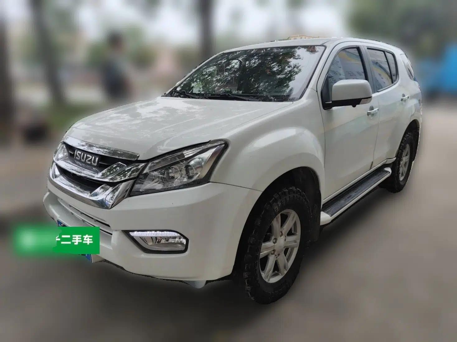 Isuzu mu-X 2017 3.0T Two-Wheel Drive Automatic Comfort Edition 7 Seats China V Emission Standard — миниатюра 1