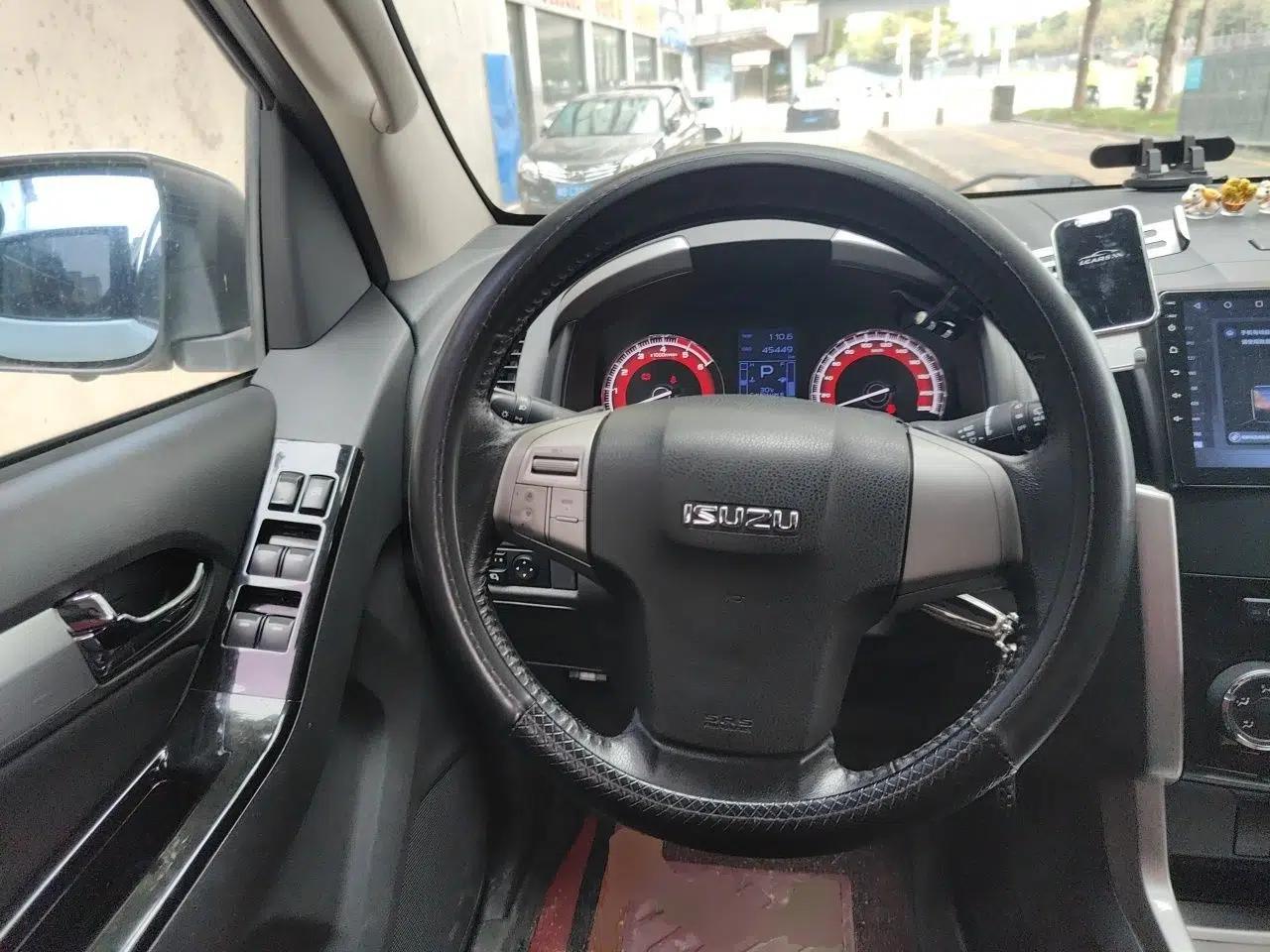 Isuzu mu-X 2017 3.0T Two-Wheel Drive Automatic Comfort Edition 7 Seats China V Emission Standard — миниатюра 11
