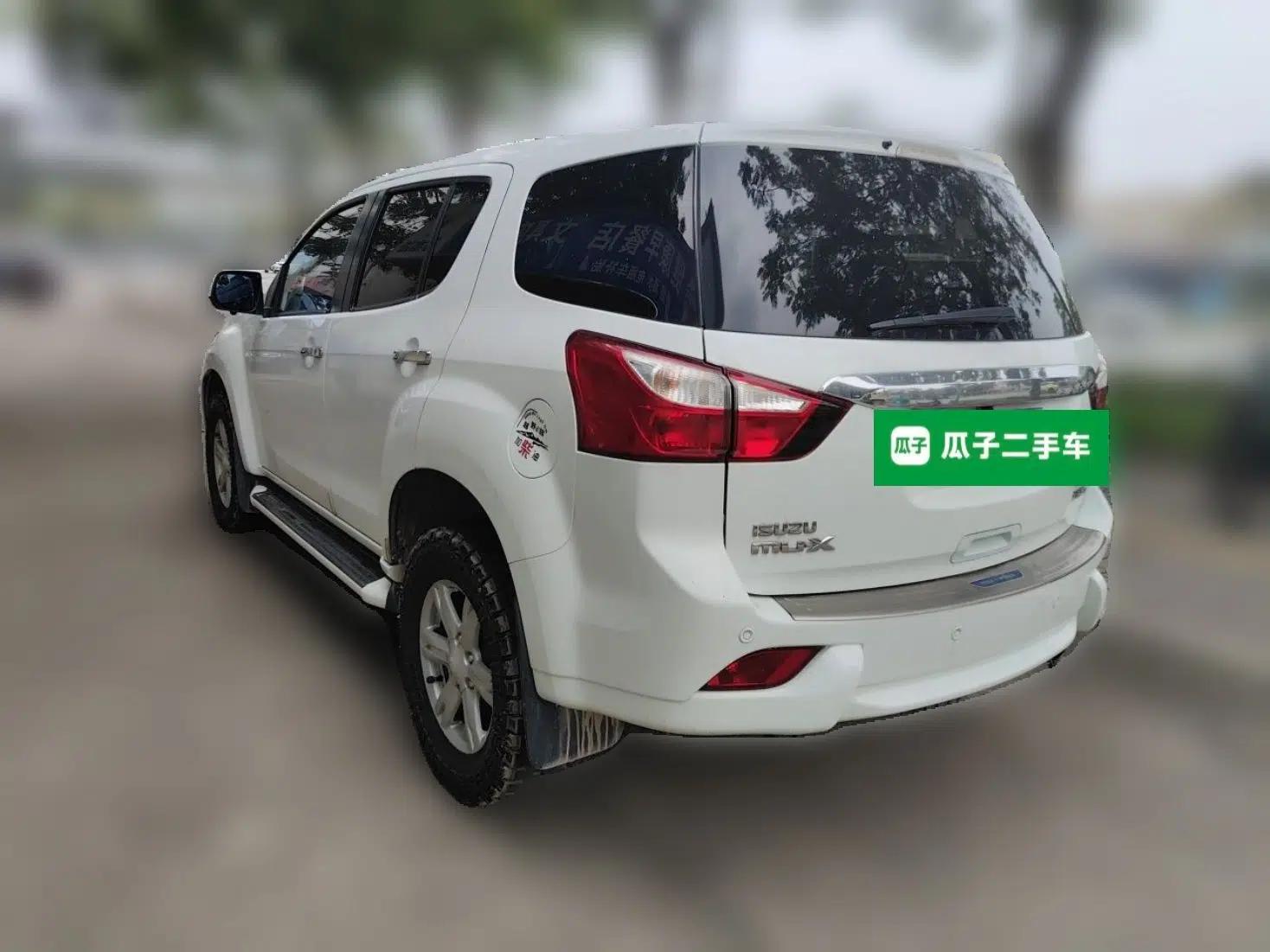 Isuzu mu-X 2017 3.0T Two-Wheel Drive Automatic Comfort Edition 7 Seats China V Emission Standard — миниатюра 4