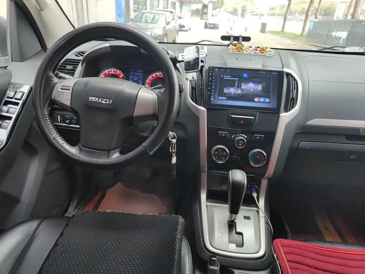 Isuzu mu-X 2017 3.0T Two-Wheel Drive Automatic Comfort Edition 7 Seats China V Emission Standard — миниатюра 10