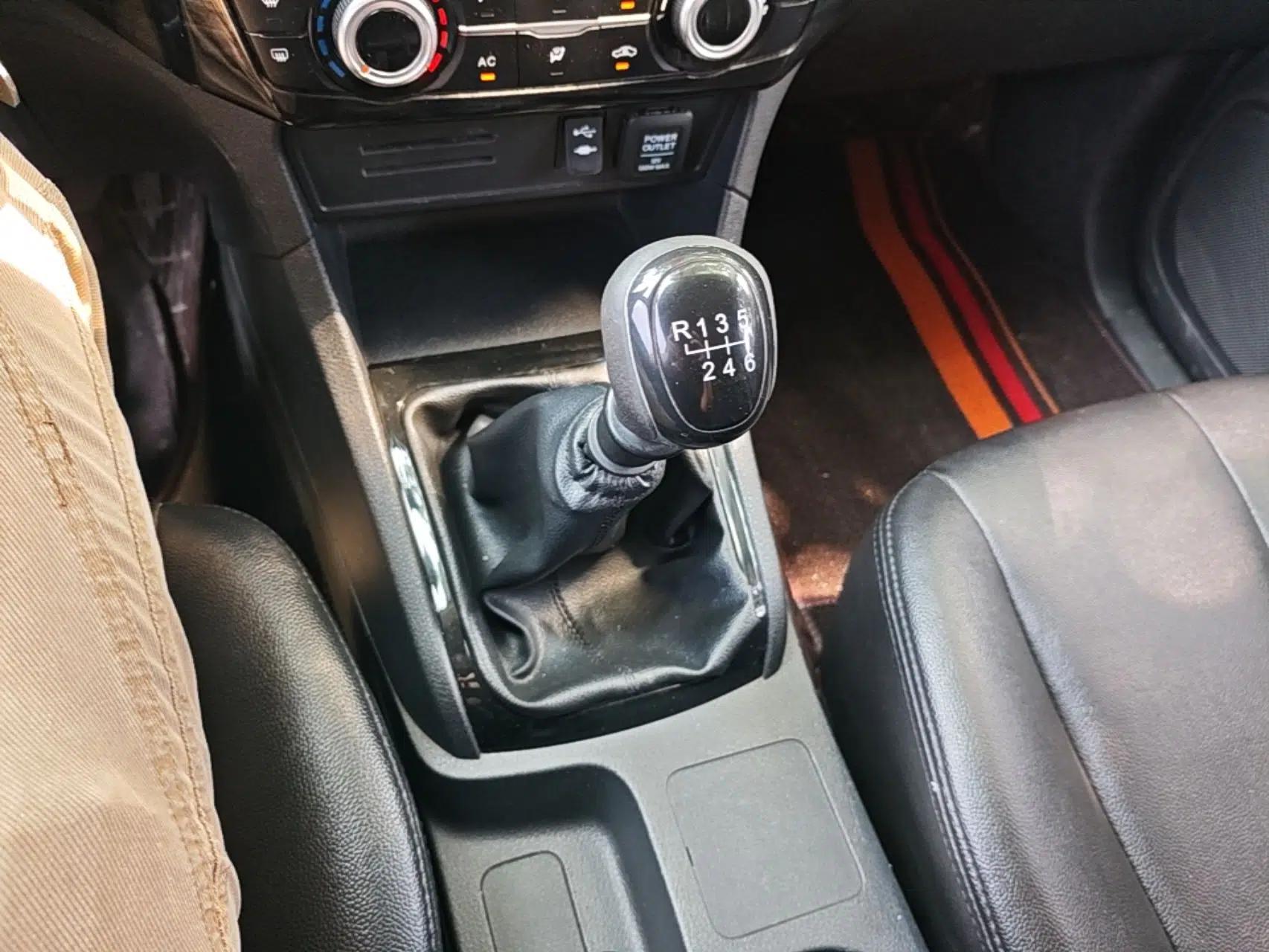 Isuzu D-MAX 2019 2.5T Two-Wheel Drive Manual Navigation Edition China VI Standard Extended Version JE4D25Q6A — миниатюра 16