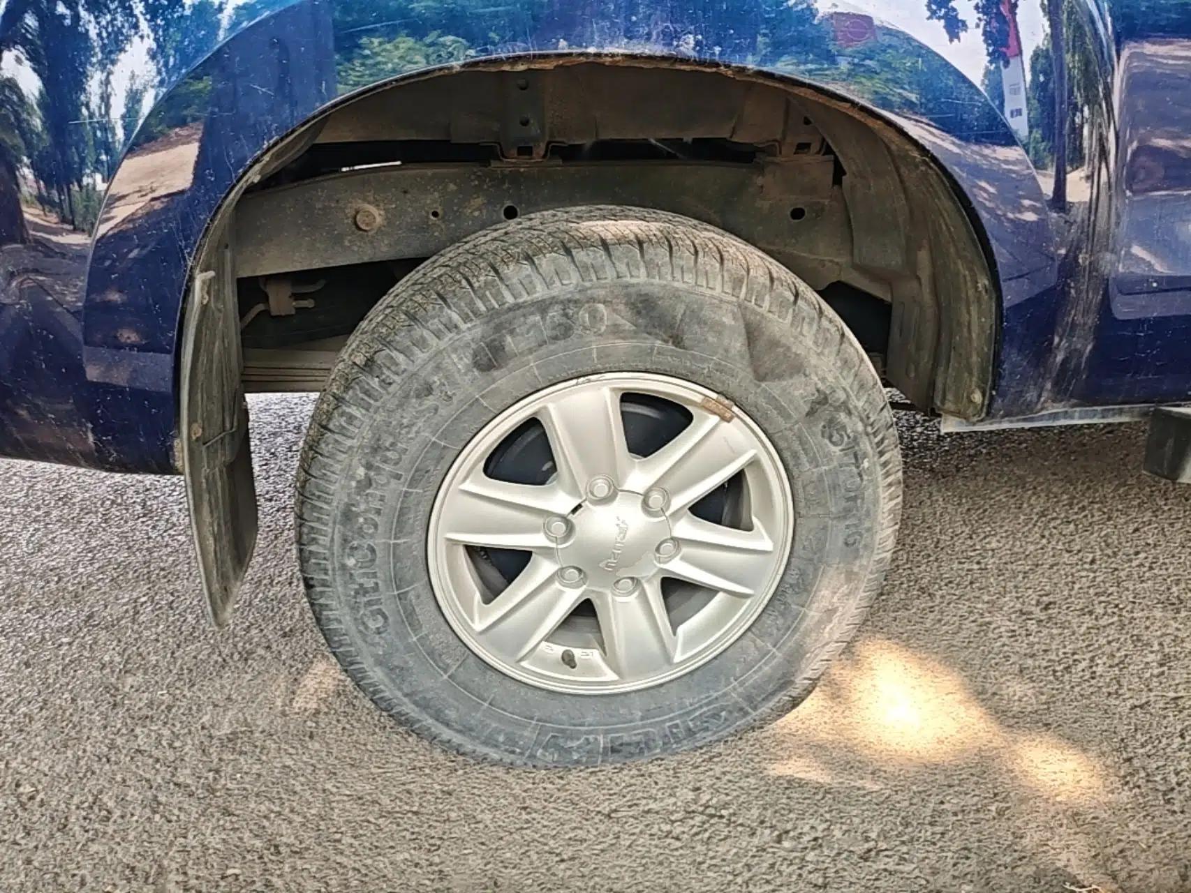 Isuzu D-MAX 2019 2.5T Two-Wheel Drive Manual Navigation Edition China VI Standard Extended Version JE4D25Q6A — миниатюра 10