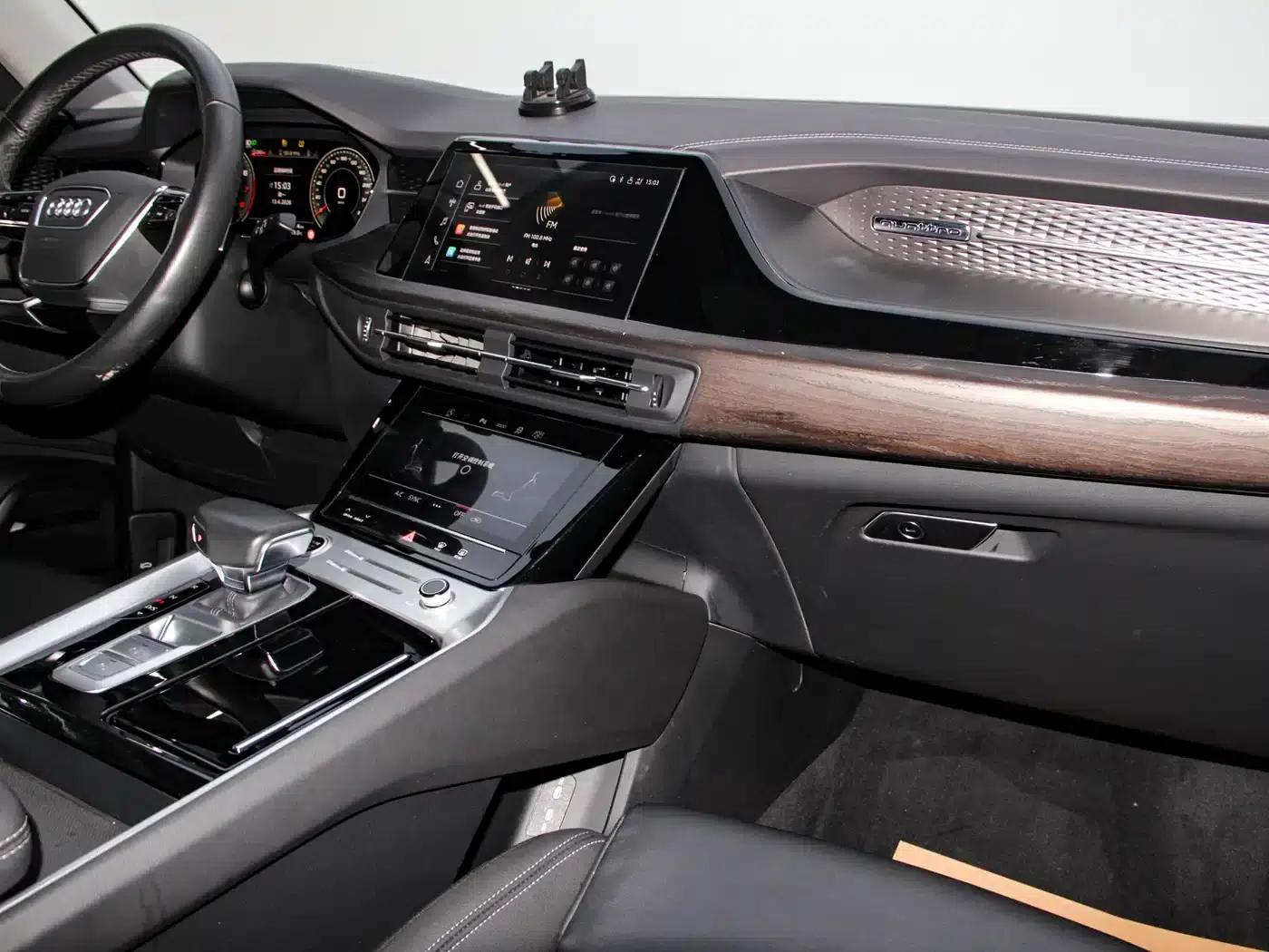 Audi Q6 2024 40 TFSI quattro Cloud View Edition, Feathered Forest Package, 7-seater — миниатюра 26