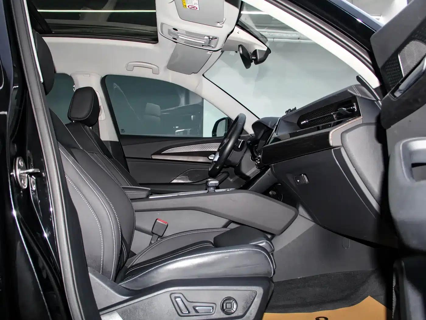 Audi Q6 2024 40 TFSI quattro Cloud View Edition, Feathered Forest Package, 7-seater — миниатюра 30