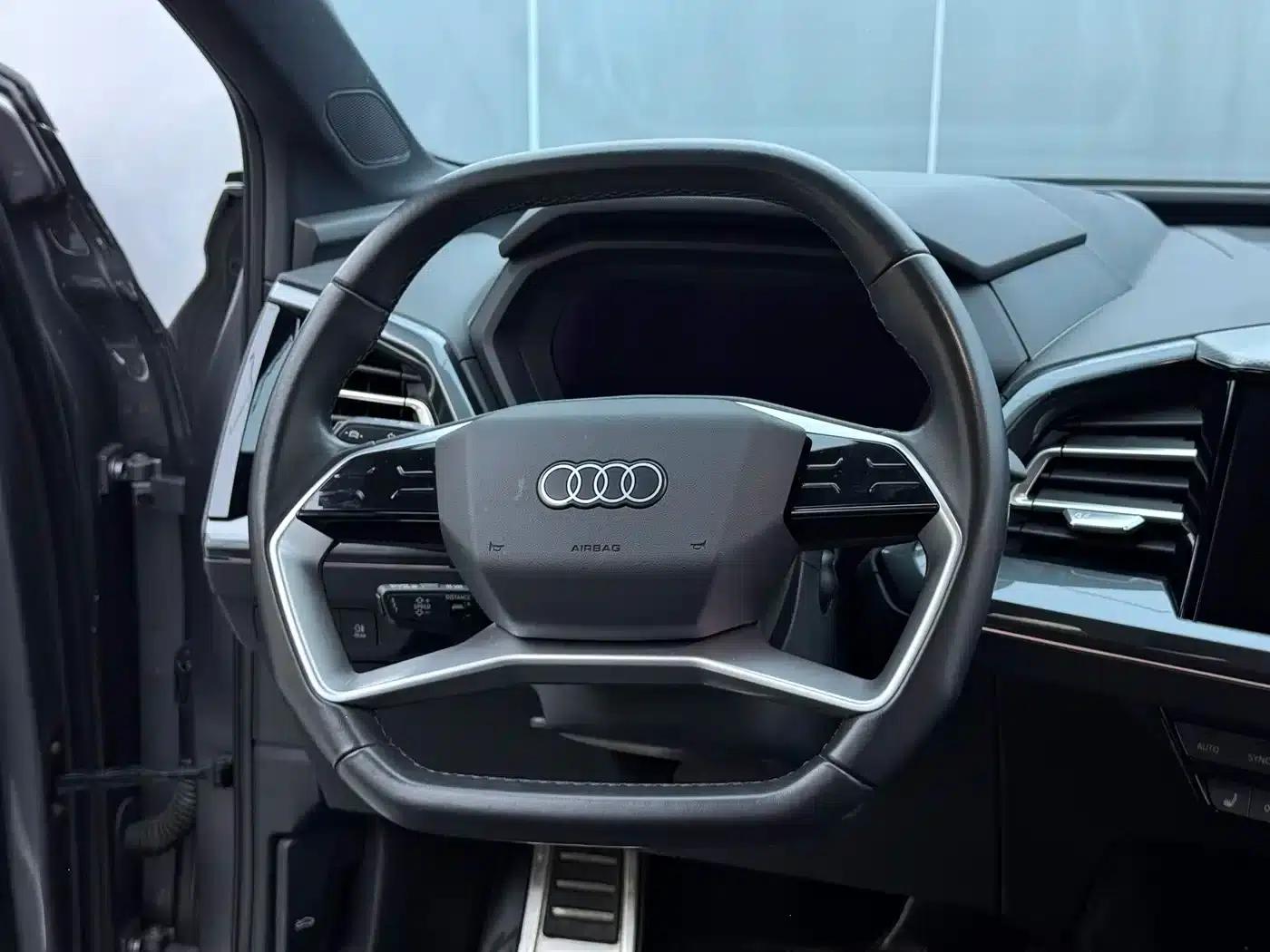 Audi Q5 e-tron 2022 Model 40 e-tron Starry Sky Edition Mech Suit Sun Chaser Edition — миниатюра 12