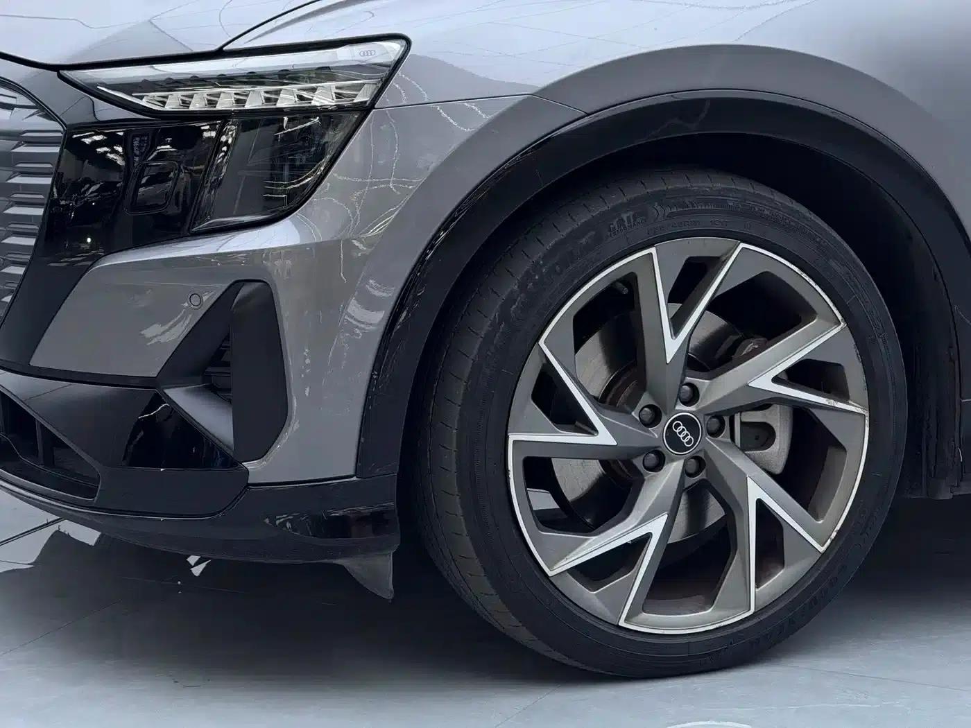 Audi Q5 e-tron 2022 Model 40 e-tron Starry Sky Edition Mech Suit Sun Chaser Edition — миниатюра 5
