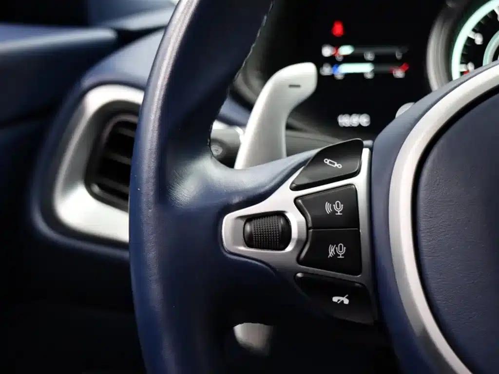 Aston Martin DB11 2020 4.0T V8 Coupe — миниатюра 15