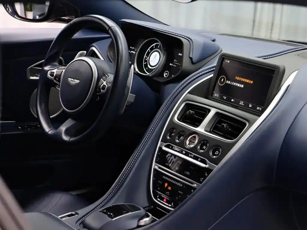 Aston Martin DB11 2020 4.0T V8 Coupe — миниатюра 20