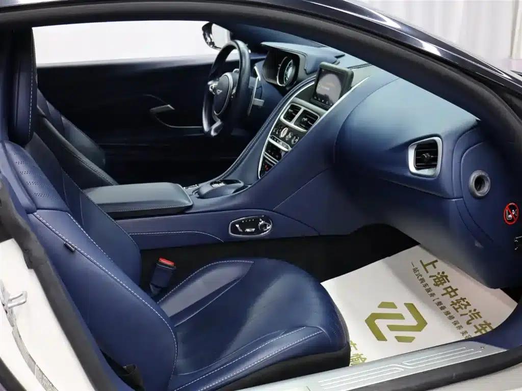 Aston Martin DB11 2020 4.0T V8 Coupe — миниатюра 21