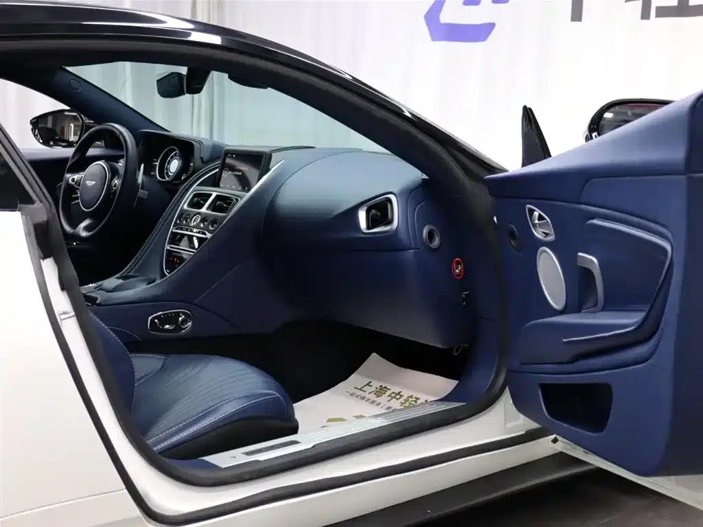 Aston Martin DB11 2020 4.0T V8 Coupe — миниатюра 26