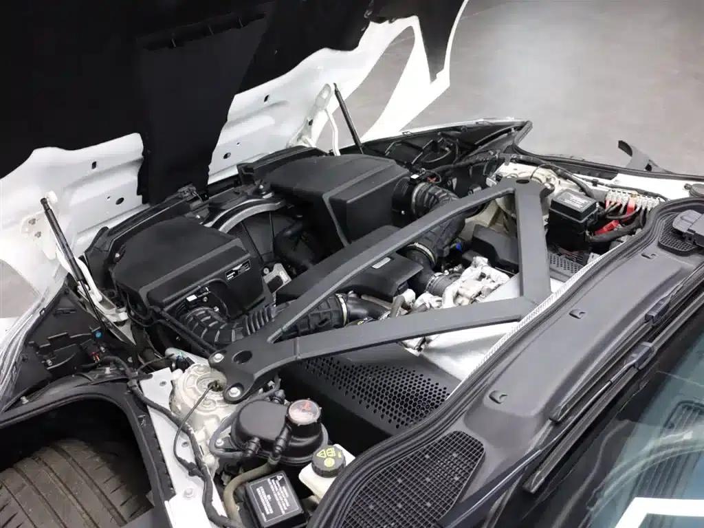 Aston Martin DB11 2020 4.0T V8 Coupe — миниатюра 27