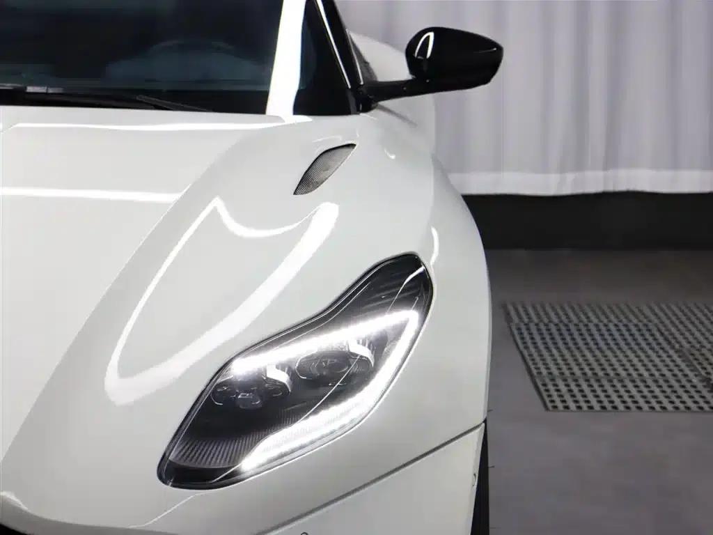 Aston Martin DB11 2020 4.0T V8 Coupe — миниатюра 29