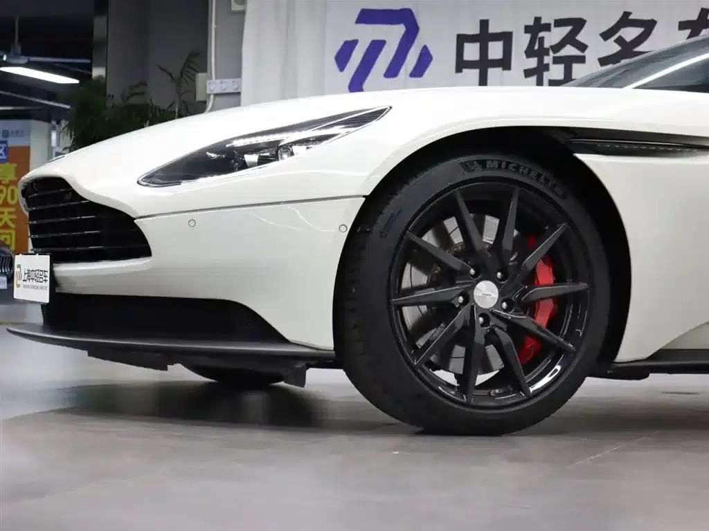 Aston Martin DB11 2020 4.0T V8 Coupe — миниатюра 30