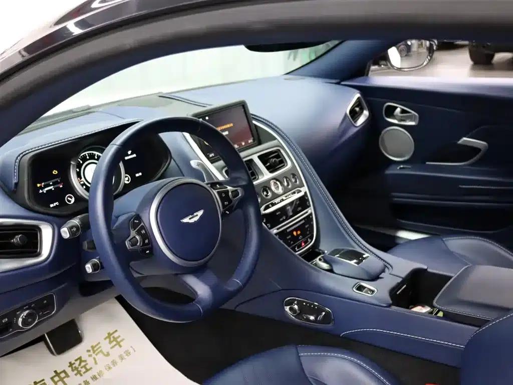 Aston Martin DB11 2020 4.0T V8 Coupe — миниатюра 9