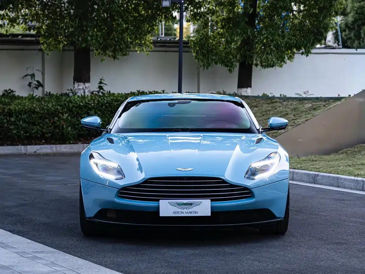 Aston Martin DB11 2017 4.0T V8 — миниатюра 2