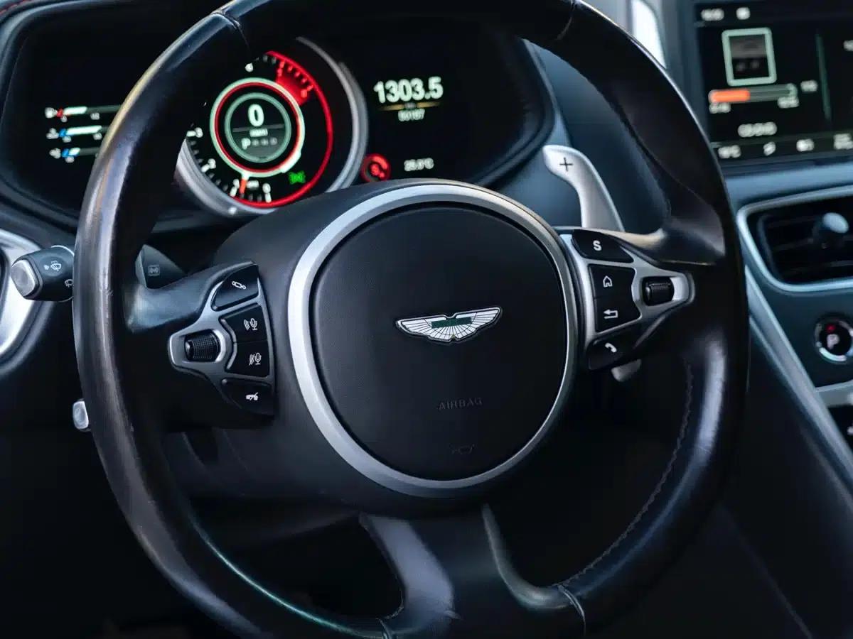 Aston Martin DB11 2017 4.0T V8 — миниатюра 12