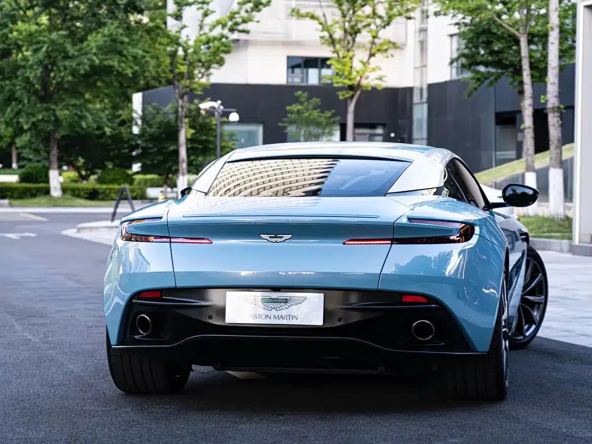 Aston Martin DB11 2017 4.0T V8 — миниатюра 9
