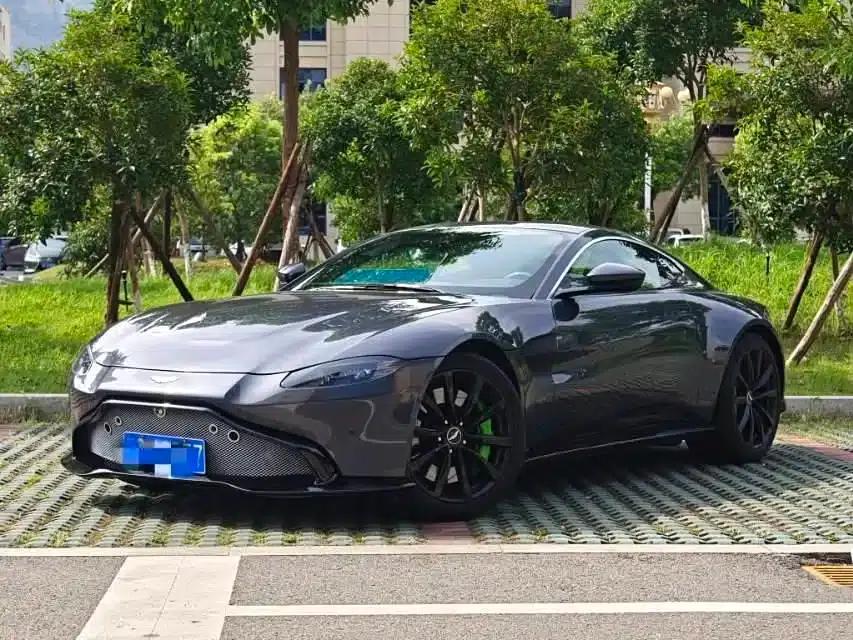 2018 V8 Vantage 4.0T V8 Coupe — миниатюра 1