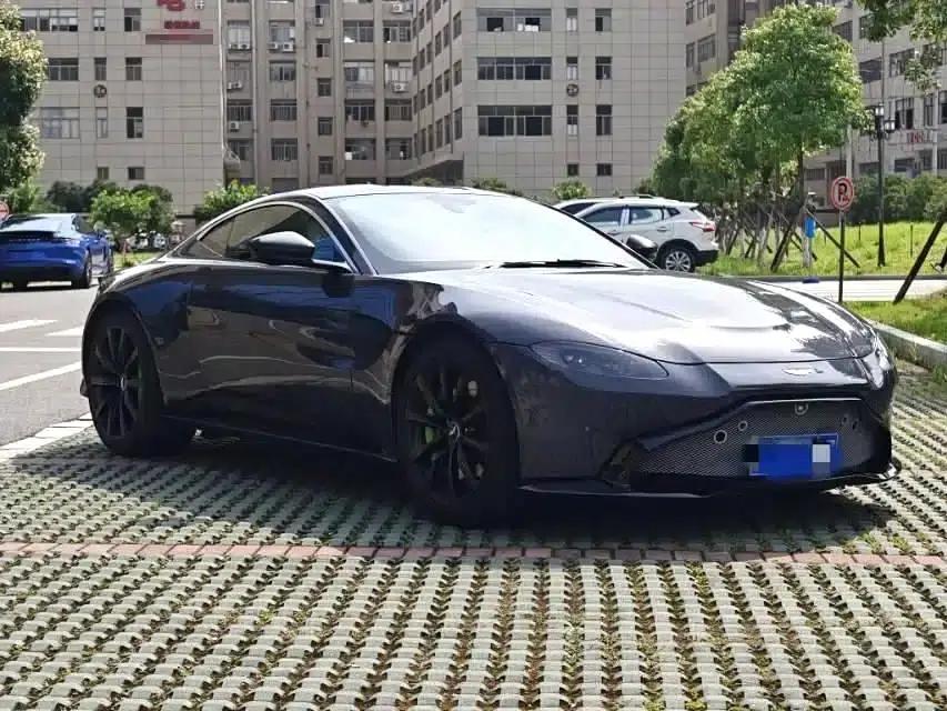 2018 V8 Vantage 4.0T V8 Coupe — миниатюра 3
