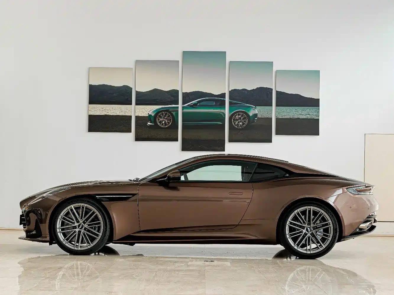 Aston Martin DB12 2025 4.0T V8 Coupe — миниатюра 2