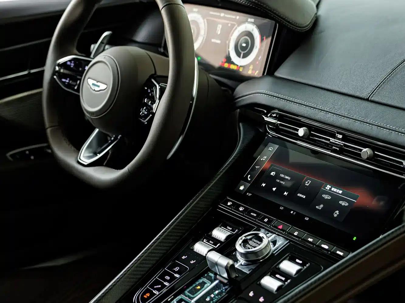 Aston Martin DB12 2025 4.0T V8 Coupe — миниатюра 11