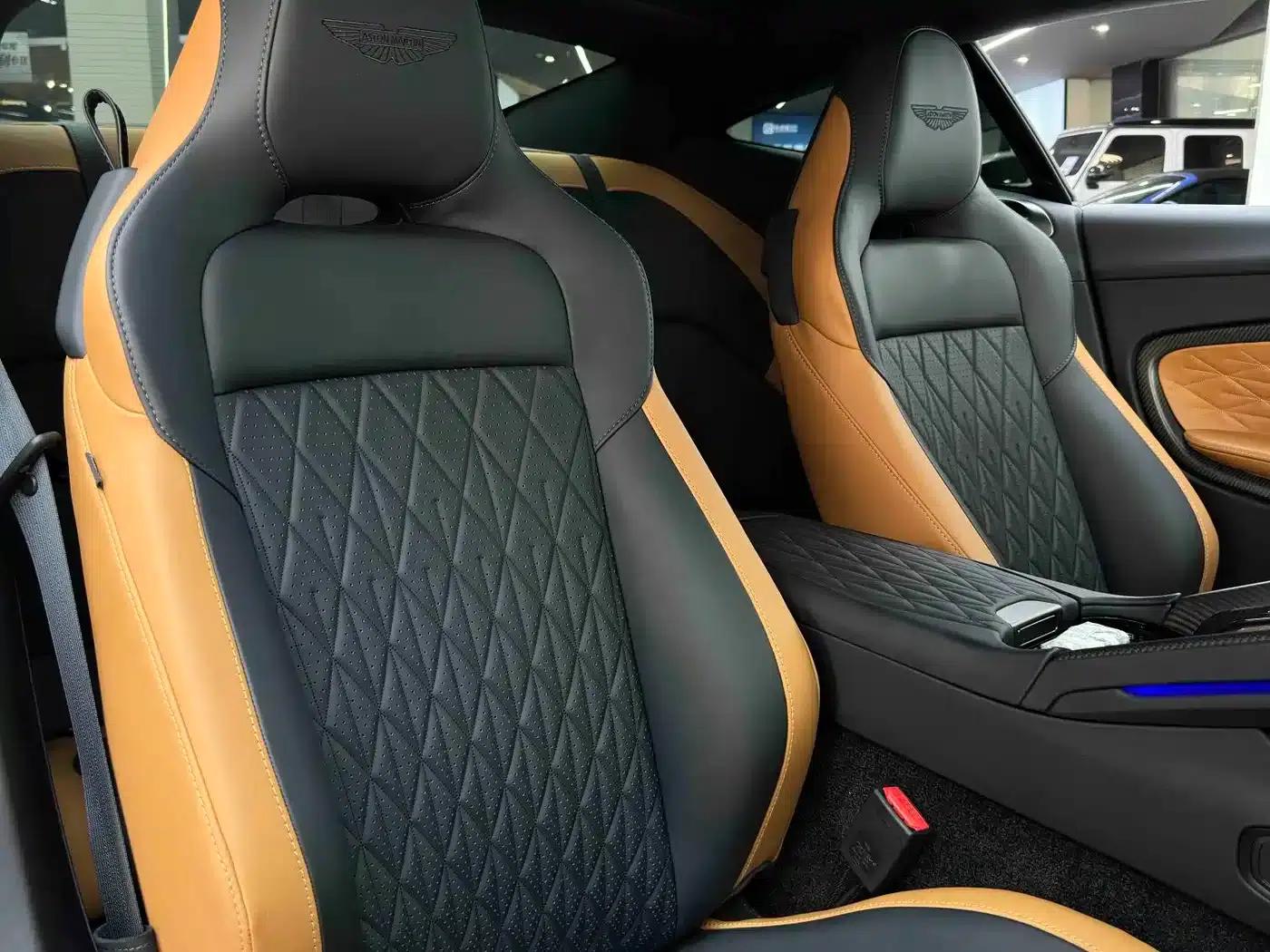 Aston Martin DB12 2025 4.0T V8 Coupe — миниатюра 14