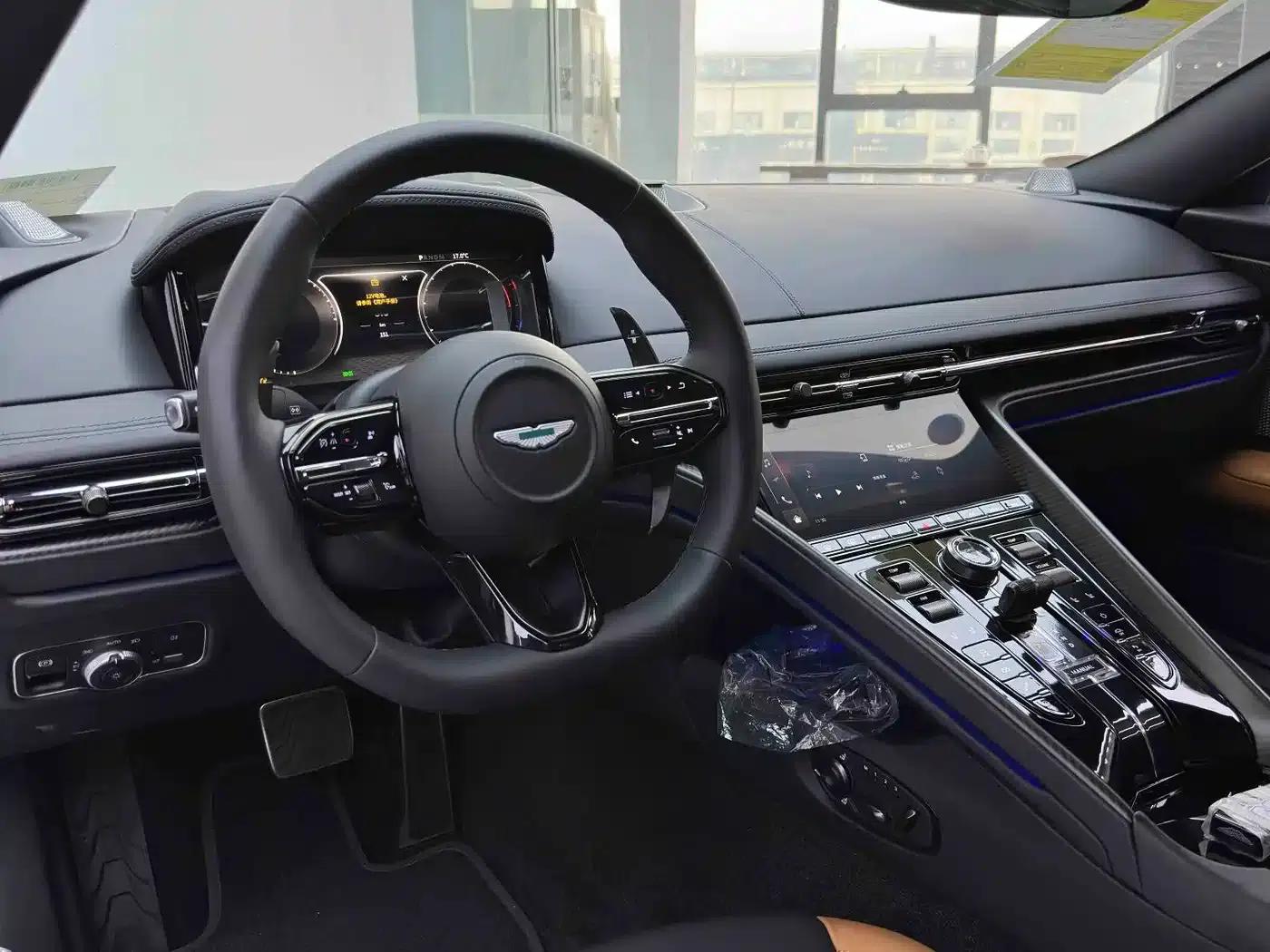 Aston Martin DB12 2025 4.0T V8 Coupe — миниатюра 18